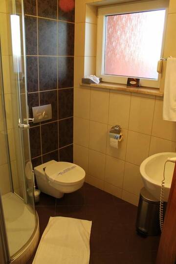 Фото номера Стандартный двухместный номер с 1 кроватью Отель Hotel Linder г. Malnia 2