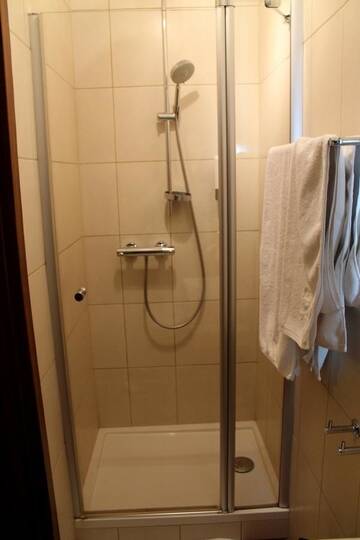 Фото номера Стандартный двухместный номер с 1 кроватью Отель Hotel Linder г. Malnia 5